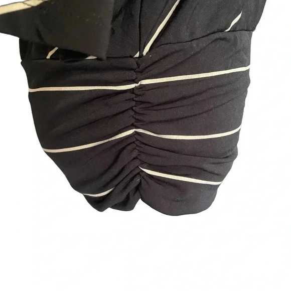 Chico’s Tan Neutral Stripes Ruched Waist Black Top Women Size 1 (M) - Picture 7 of 9